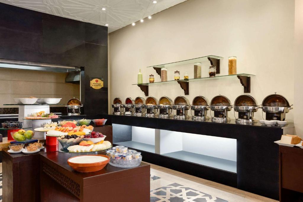 Maira-Multi-cuisine-restaurant-Islamabad-3