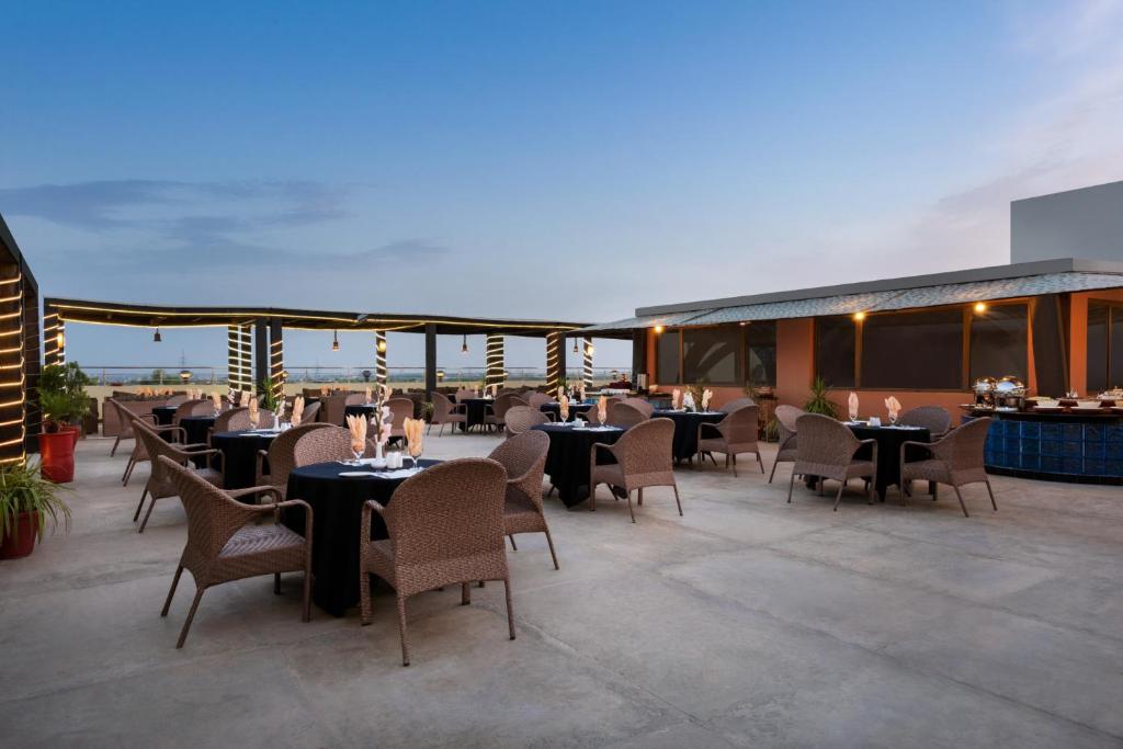 Rooftop-Barbeque-Ramada-islamabad-2